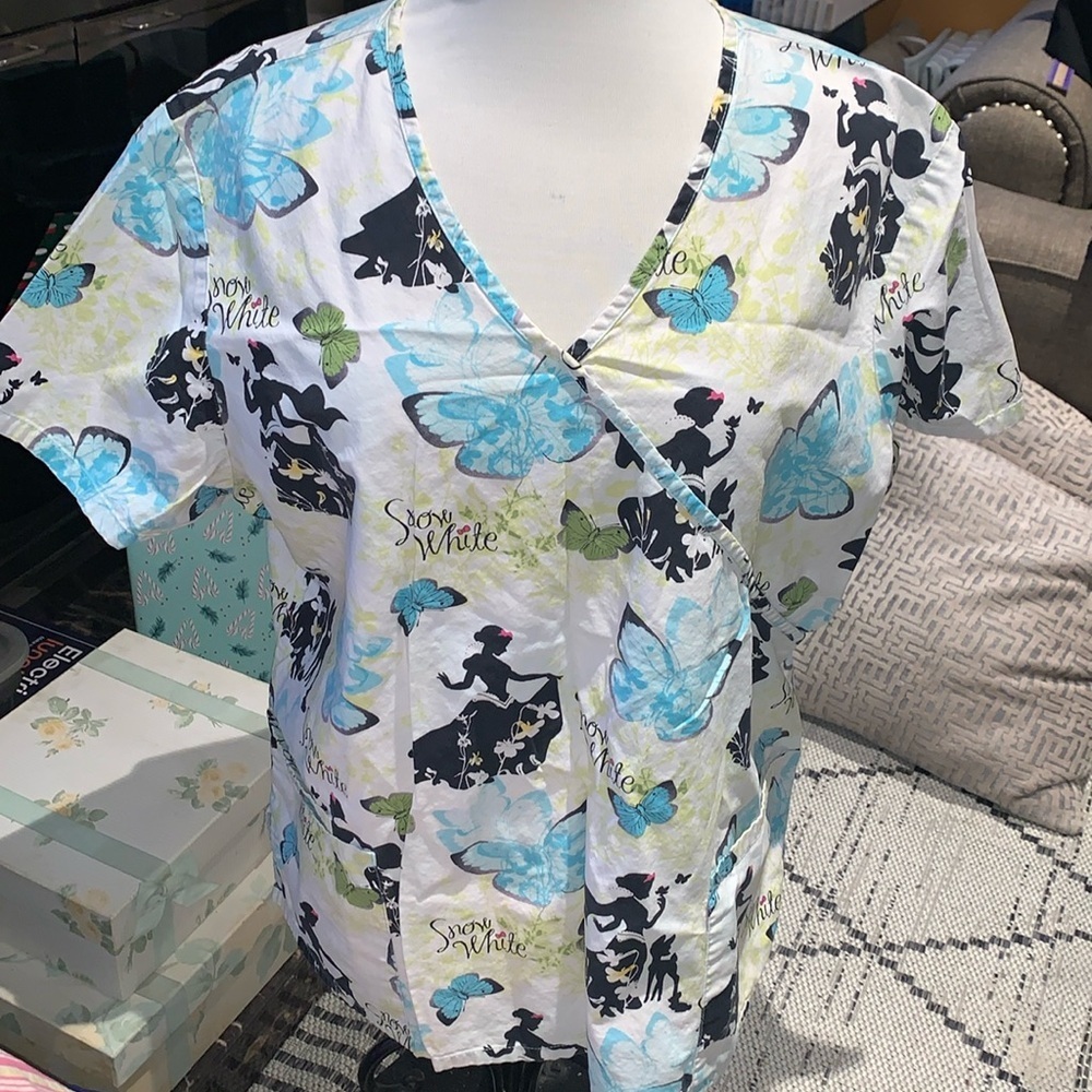 Gently Loved Disney Snow White Scrub Top XL No Longer Sold in Stores